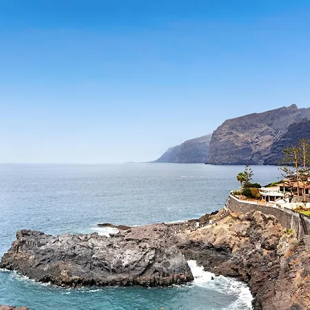 Balcón De Gigantes Puerto de Santiago (Tenerife)